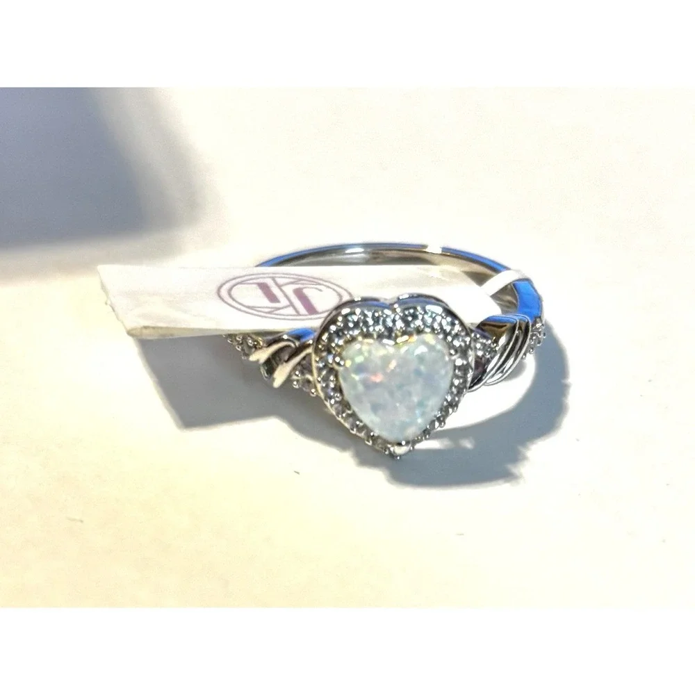 Jewelili this size